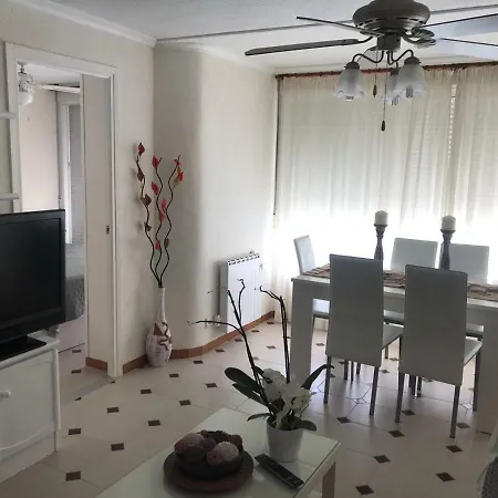 Entero En La Playa San Juan Benacantil בית אירוח